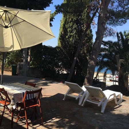Appartement Cozy Place On The Beach à Trogir Extérieur photo