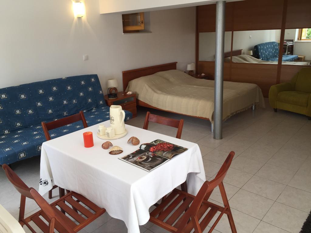 Appartement Cozy Place On The Beach à Trogir Extérieur photo