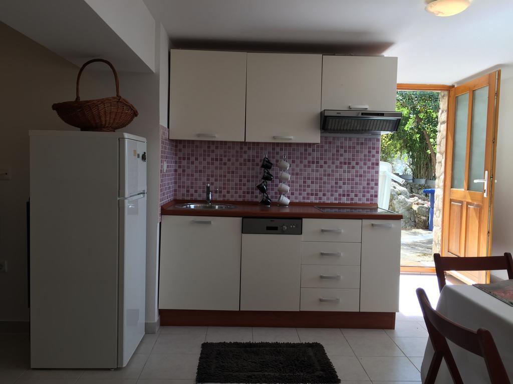 Appartement Cozy Place On The Beach à Trogir Extérieur photo